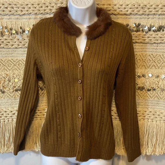 Wool & Acrylic Blend Brown Knit Button Down Cardigan with Fur Collar - Picture 1 of 7